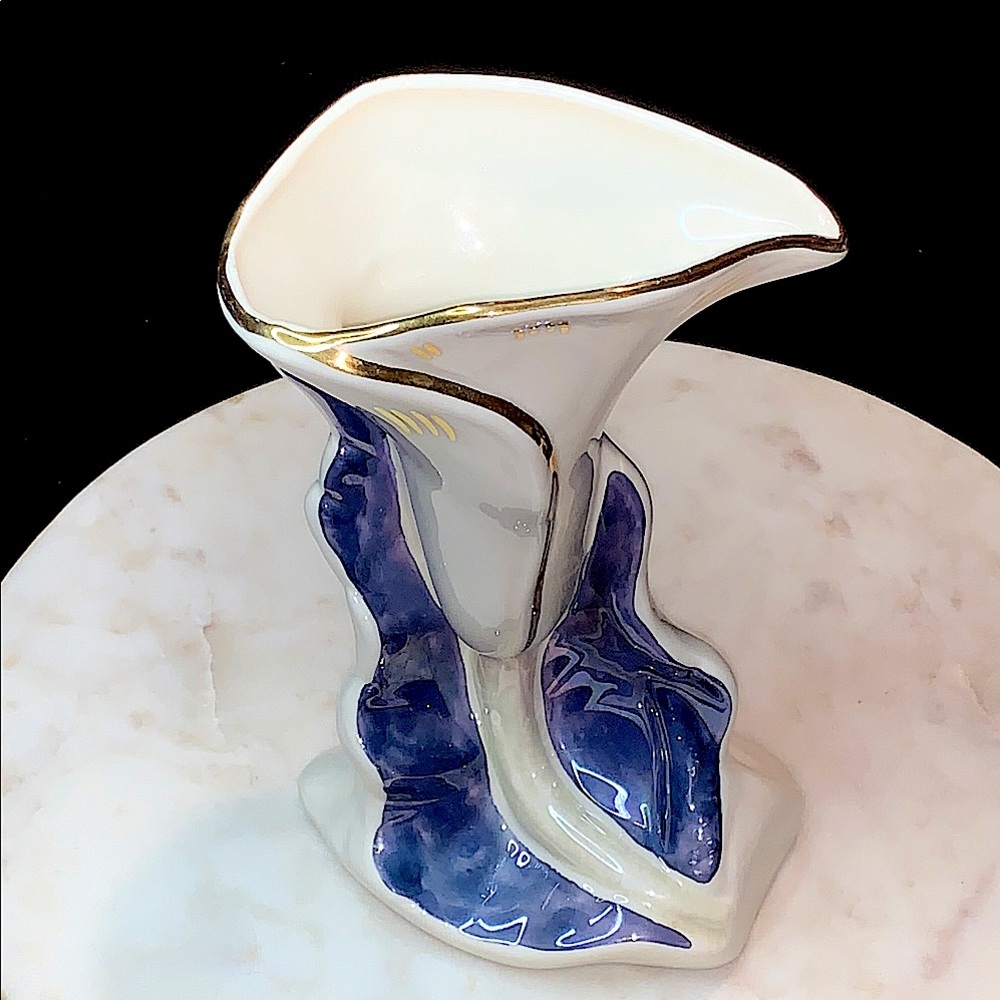 WARRANTED 22 K GOLD VASE CALLA LILY POTTERY VINTAGE MID CENTURY BLUE